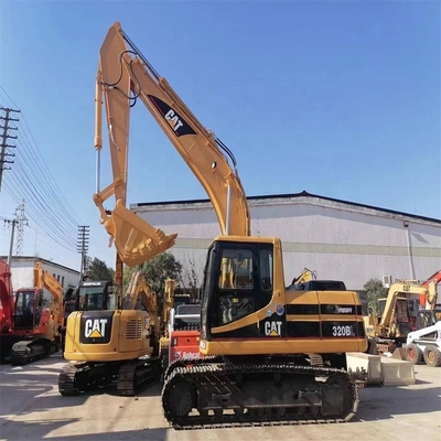 Excavadora Caterpillar 320BL usada com outra bomba hidráulica no Japão