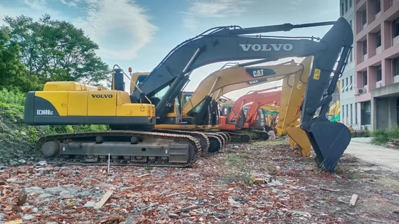 Excavadora VOLVO EC360B de 36 toneladas usada com poucas horas de trabalho e bem mantida em existência
