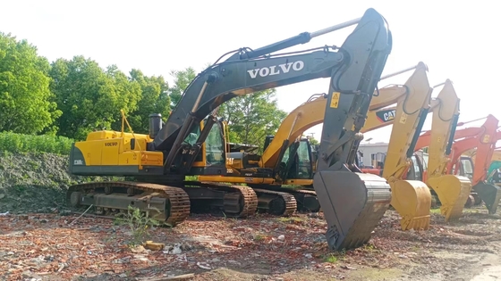 Excavadora VOLVO EC360B de 36 toneladas usada com poucas horas de trabalho e bem mantida em existência