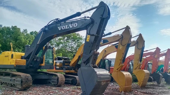 Excavadora VOLVO EC360B de 36 toneladas usada com poucas horas de trabalho e bem mantida em existência