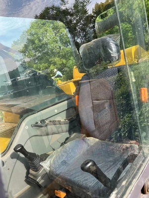 Excavadora VOLVO EC360B de 36 toneladas usada com poucas horas de trabalho e bem mantida em existência