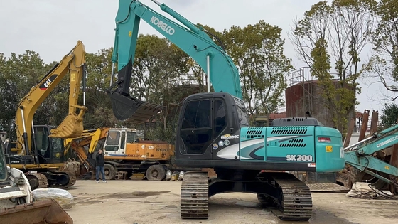 Excavadora KOBELCO SK200 usada com capacidade de balde de 1,1m3 e peso de 20000 kg em Xangai