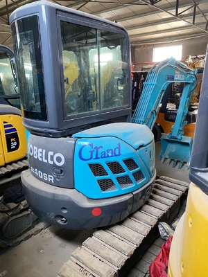 Excavadora KOBELCO SK40sr em excelente estado para projetos de construção