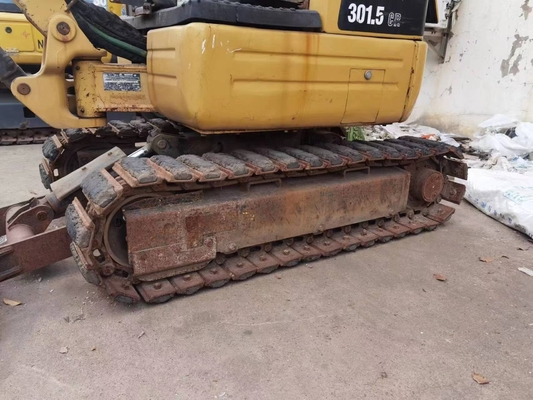 Excavadora mini Caterpillar 301.5 usada com poucas horas de trabalho em bom estado em estoque