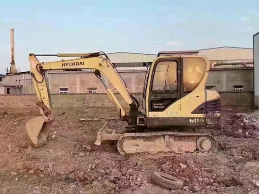 2022 Hyundai 60-9 Escavação e boa condição Escavação hidráulica com capacidade de balde de 1m3