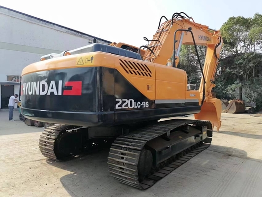Hyundai 220LC-9S Crawler Excavator e em boas condições para seus projetos em estoque
