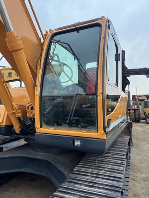 Hyundai 220LC-9S Crawler Excavator e em boas condições para seus projetos em estoque