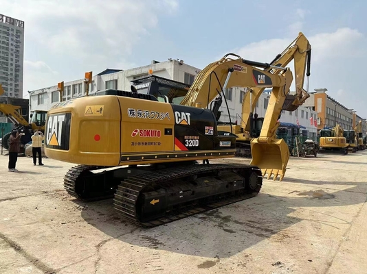 Pequena escavadora mini Caterpillar 320D em excelente estado.