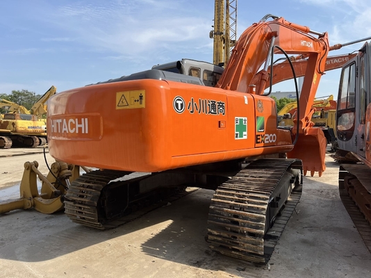 Excavadora usada Hitachi EX200-3 em boas condições de trabalho a um preço acessível com cor vermelha