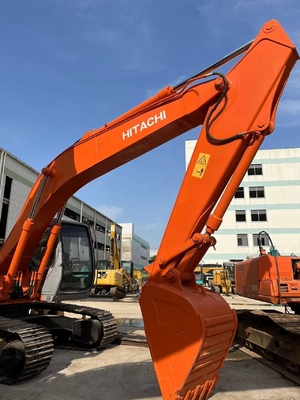 Excavadora usada Hitachi EX200-3 em boas condições de trabalho a um preço acessível com cor vermelha