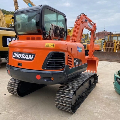 Equipamento pesado de construção Doosan DX60 Excavadora usada com cilindro hidráulico