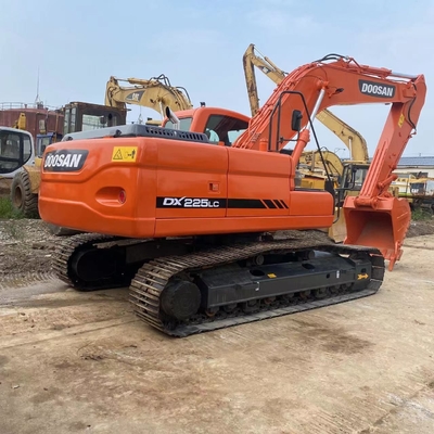 22 TON Peso de operação Excavadora Doosan DX225LC usada com válvula hidráulica original