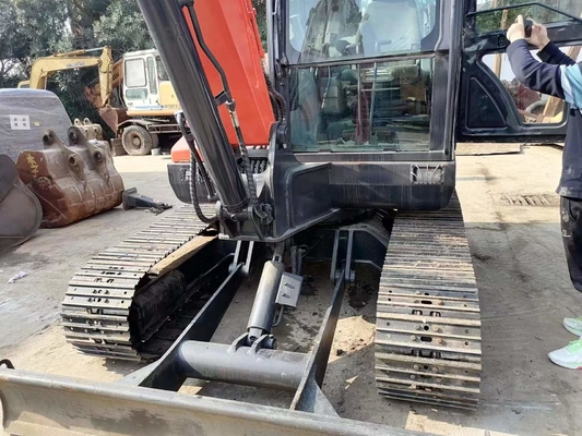 Excavadora de segunda mão Doosan DX60 com 6 toneladas de peso operacional em excelente estado