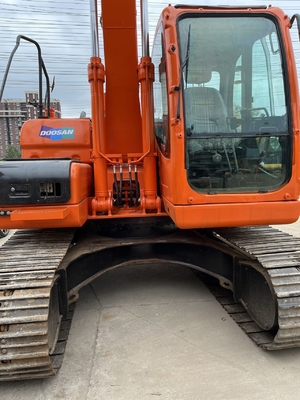 Excavadora do Doosan 140LC em perfeito estado.