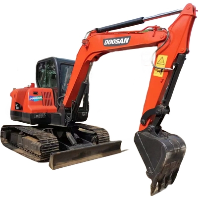 Vantagens Excavadora DX60-9C em bom estado em Xangai