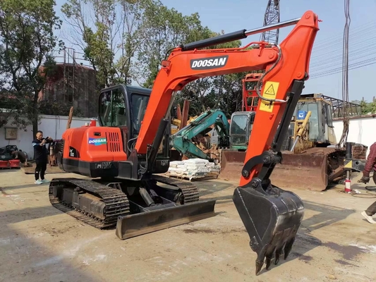 Vantagens Excavadora DX60-9C em bom estado em Xangai