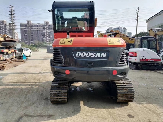 Vantagens Excavadora DX60-9C em bom estado em Xangai