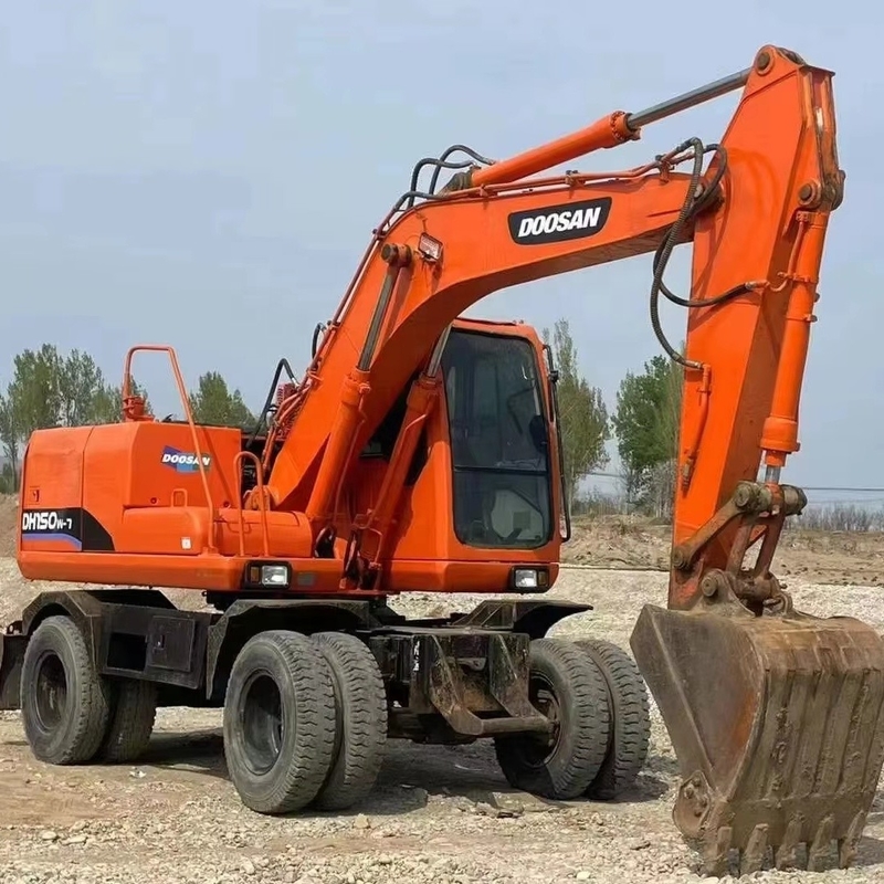 Excavadora usada DOOSAN DX140W-7 com pintura original e motor Cummins 112kW