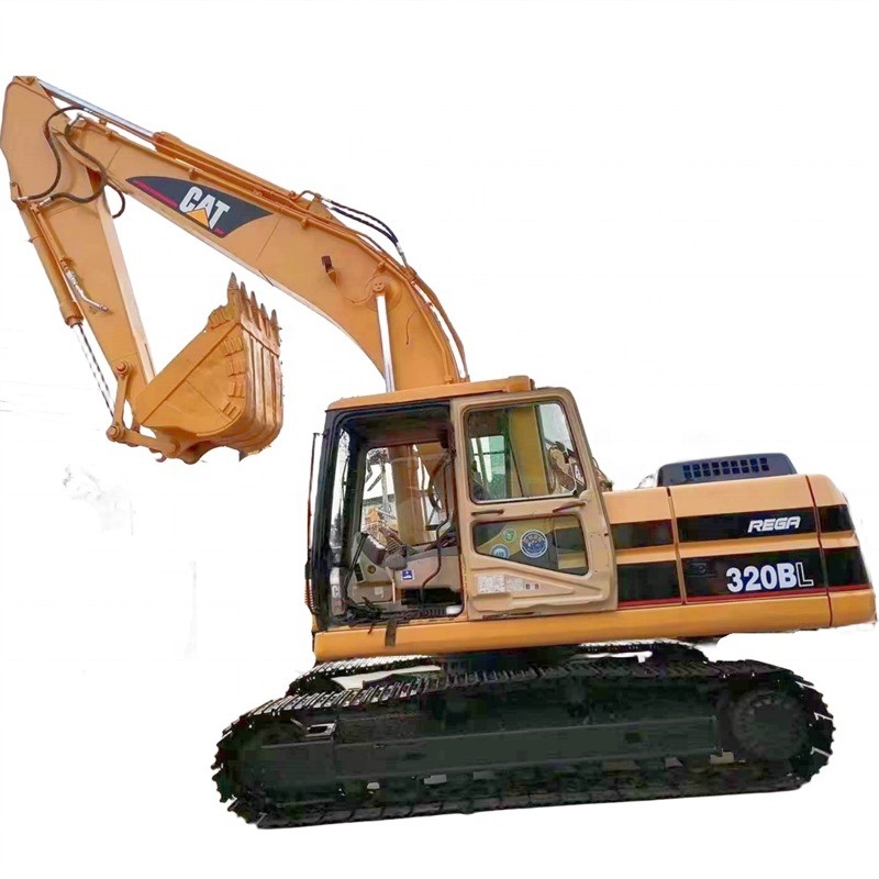 Excavadora Caterpillar 320BL usada com outra bomba hidráulica no Japão